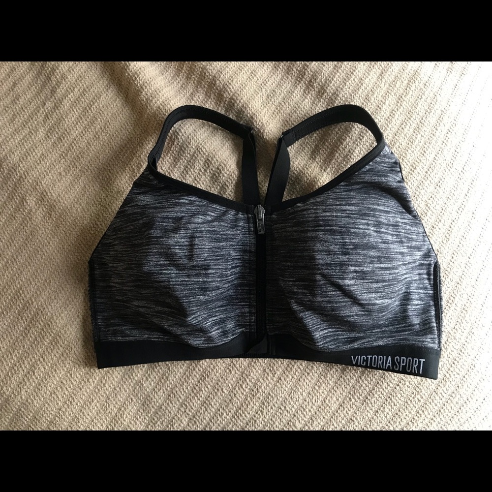 34d Victoria sport bra